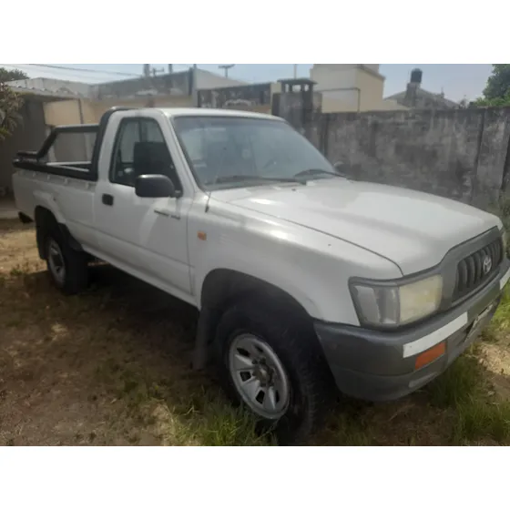 Toyota Hilux 3.0 Cab. Simple Std 4x2.