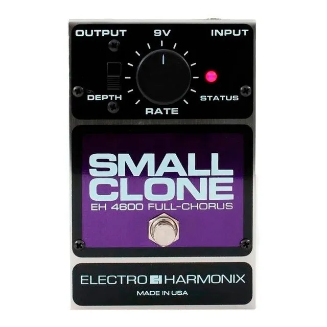 Pedal de efecto Electro-Harmonix Small Clone negro