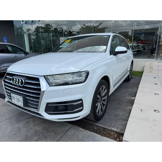 Audi Q7 3.0 V6 Select 5 Pasajeros At