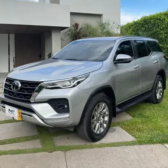 Toyota Fortuner 2024 2.4 Diésel Srv 4x2