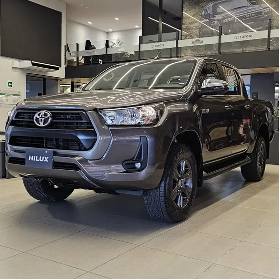 Toyota Hilux 2027 2.4 Sr