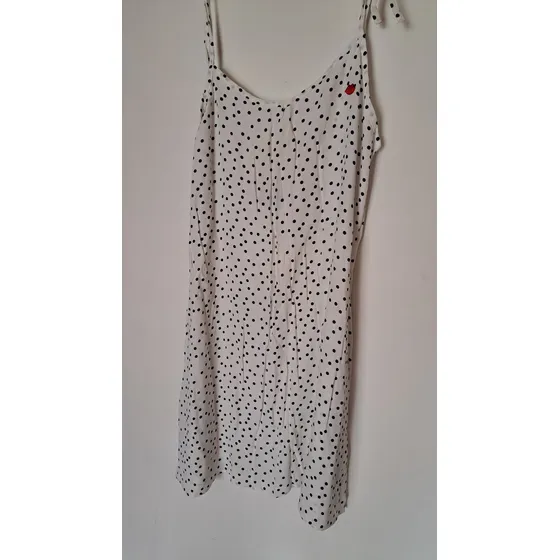 Vestido Tipo Solero, A Lunares, De Las Oreiro