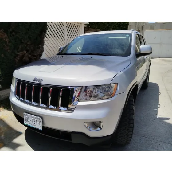 Jeep Grand Cherokee 3.6 Laredo V6 Lujo 4x2 Mt