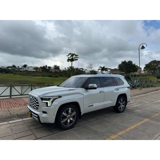 Toyota Sequoia 3.5 V6 Capstone