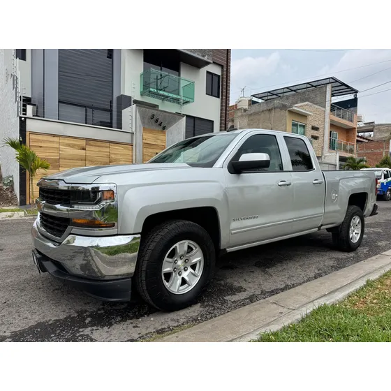 Chevrolet Silverado 4.3 2500 Cab Ext Ls V6 4x2 At