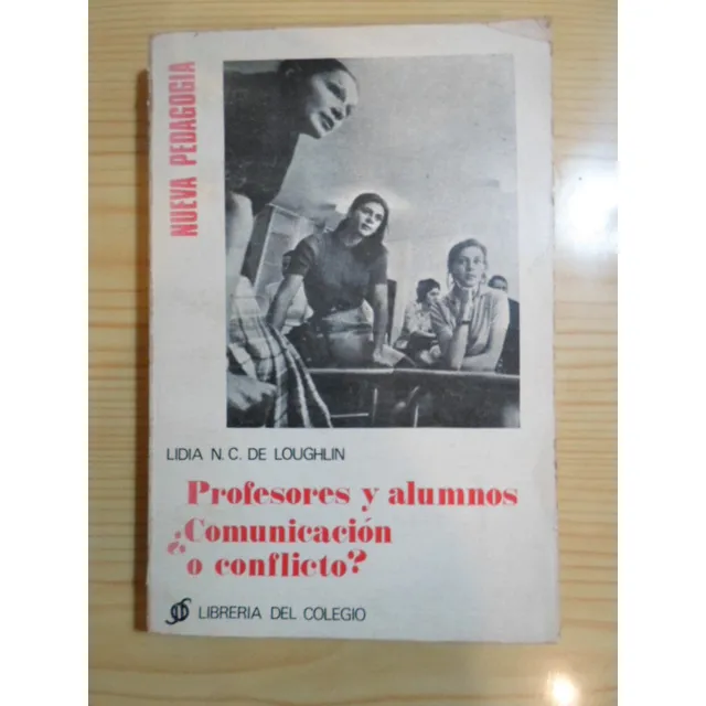 Profesores Y Alumnos - Lidia Loughlin