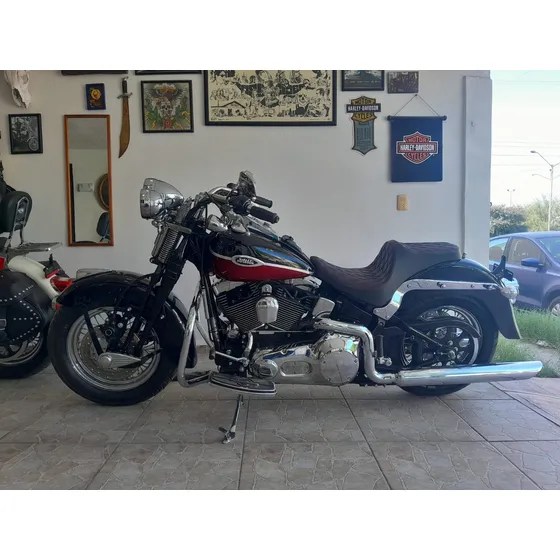 Harley Davidson Softail Heritage Springer Nostalgia.