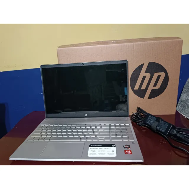 Laptop Hp Pavilion 15-cw1092lm + Impresora Hp Deskjet Ink
