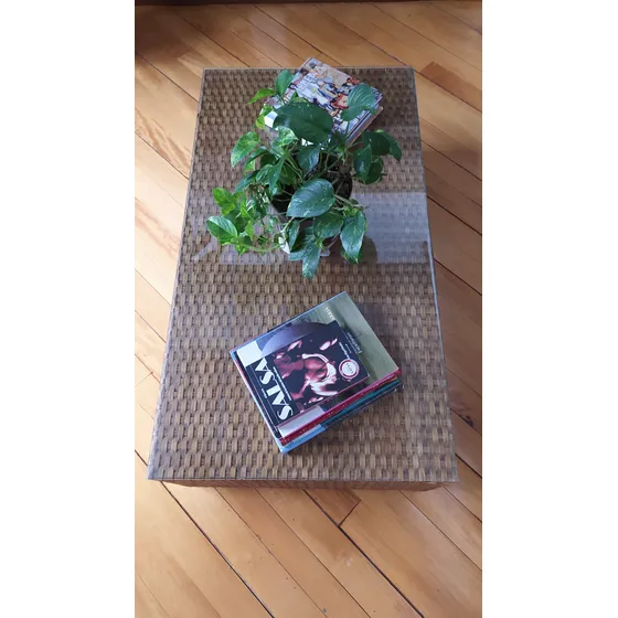 Mesa De Centro Madera Tejida/metal En Las 4 Bases. Con Vidri