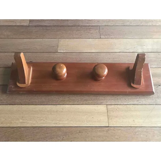 Perchero De Pared. 4 Perchas. Algarrobo. 50x12 Cm