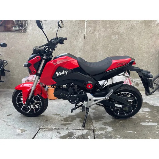 Motocicleta Color Rojo Con Negro Marcadínamo Monkey 125 C.c