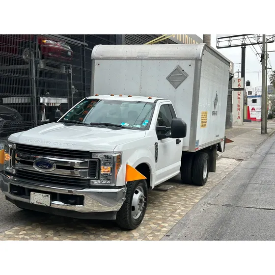 Ford F-350 6.3l Xl 6.2 Plus Ac At