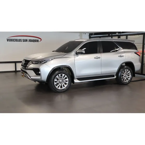 Toyota Fortuner 2.8 Srv 4x4 Diesel At