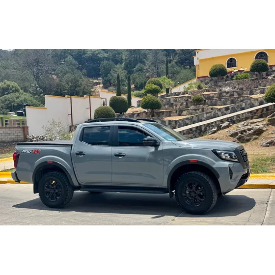 Nissan Np300 Frontier 2.5 Doble Cabina Aa Pack Seg 4x4