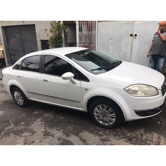 Fiat Linea 1.8 16v Essence Flex 4p