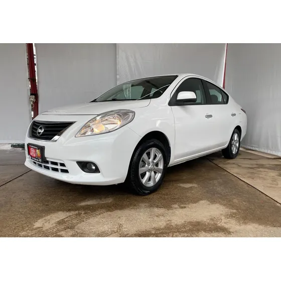 Nissan Versa 1.6 Advance At