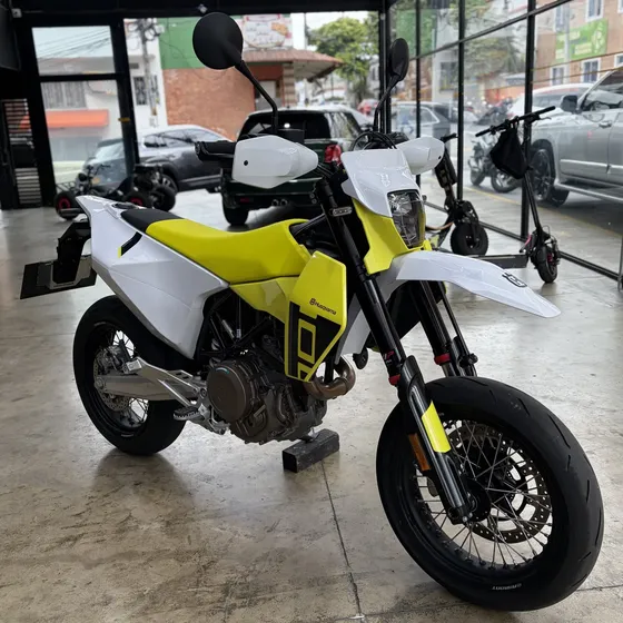 Husqvarna Supermoto 2026