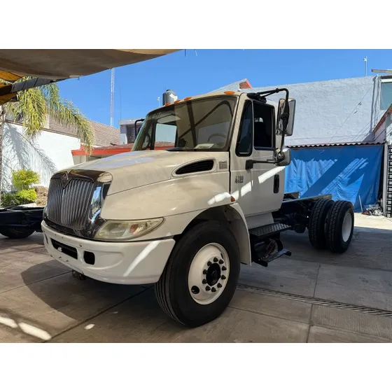 International 4200 Vt365 Modelo 2004