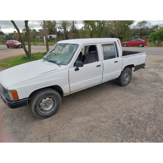 Toyota Hilux 2.4 D/cab 4x2 D