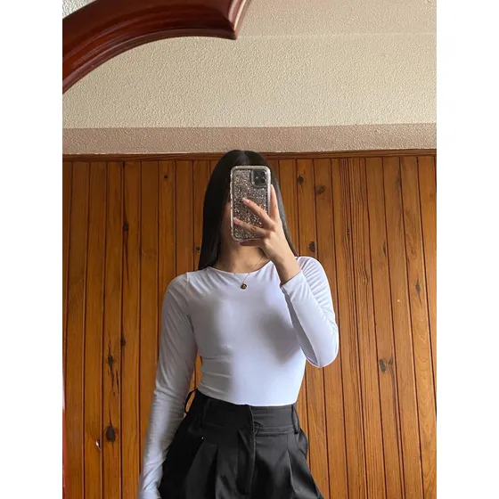 Blusa Básica Cuello Redondo Manga Larga Doble Tela