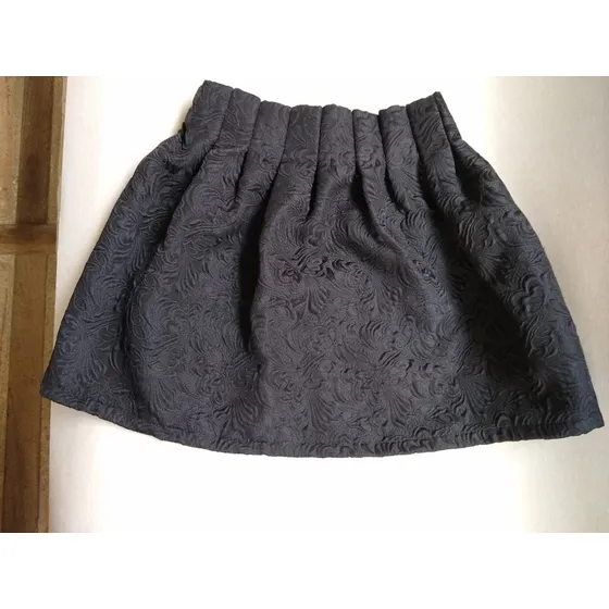 Falda Corta Para Damas Color Negro Talla M, Usada