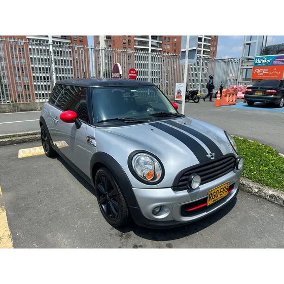 Mini Cooper R56 1.6 Coupe