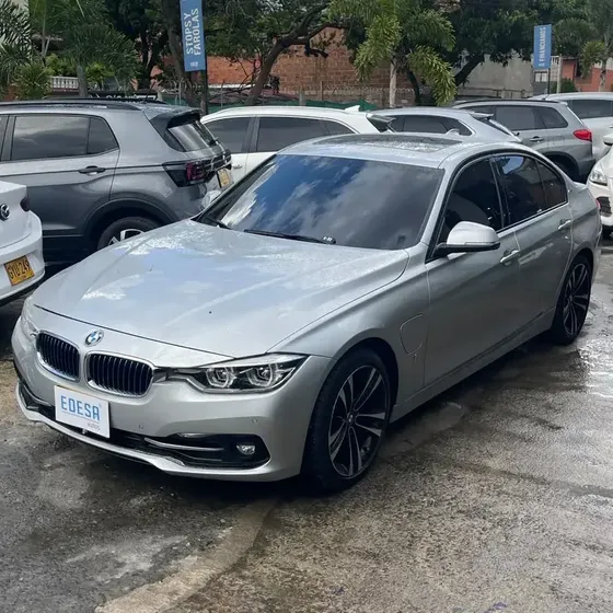 BMW 330e 2018 2.0 330e Iperformance Premium