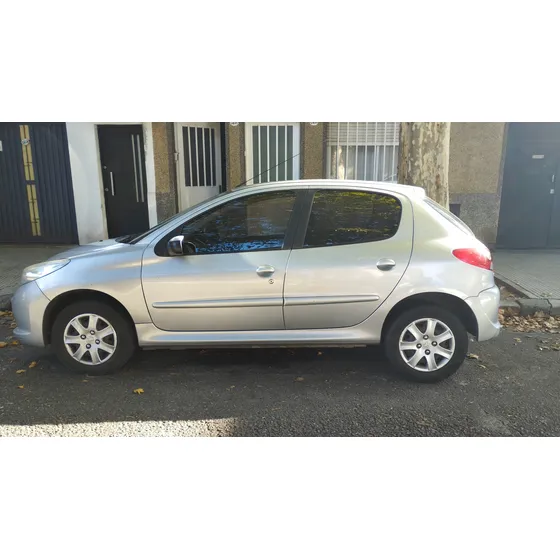 Peugeot 207 1.4 Sedan Active 75cv