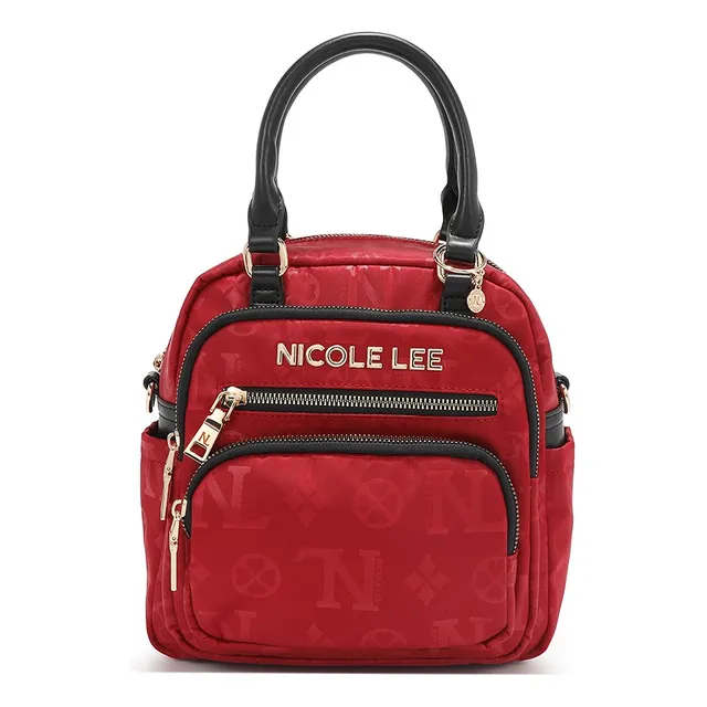 Bolsa Multifuncional Mochila Nicole Lee De Nylon Ss25 Acabado de los herrajes Níquel Color Rojo Correa de hombro Red Diseño de la tela Red
