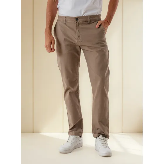 Pantalón District Chino The Wall Gabardina Semi Elastizada