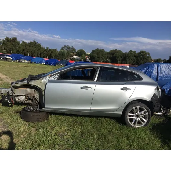 Volvo V40 2016 Para Desarmar Por Partes Chocado