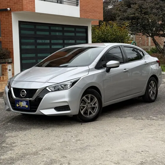 Nissan Versa 2022 1.6 Sense Cvt