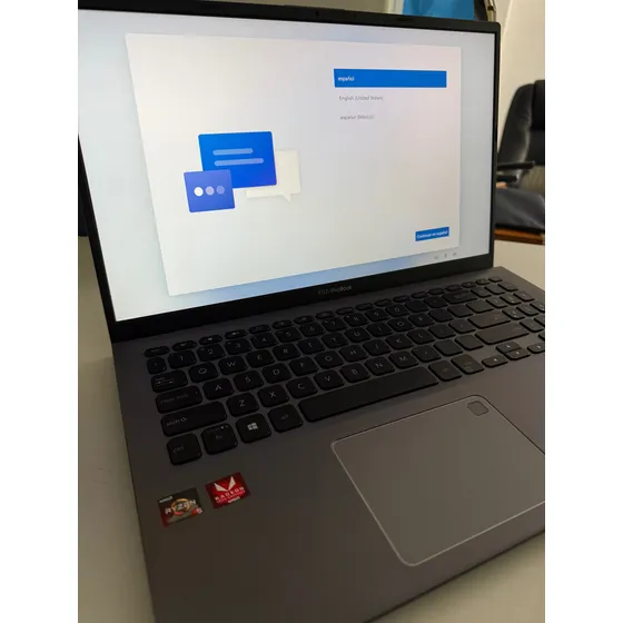Asus Vivobook 15 (usada)