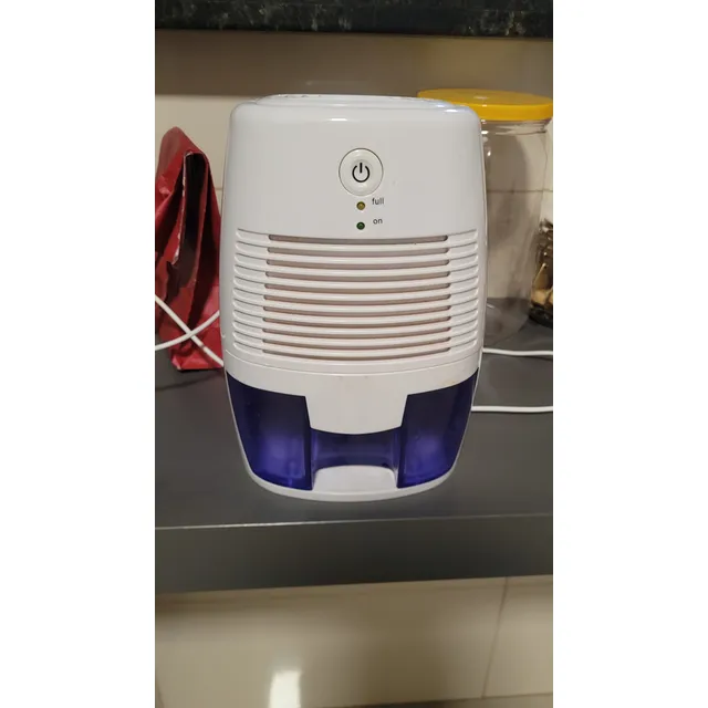 Mini Desumidificador De Ar Usado Funcionando Normalmente Branco