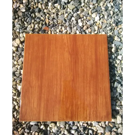 Cerámicas  Rojo Madera 45x45 De Primera 8 Piezas 1,63 Mtros