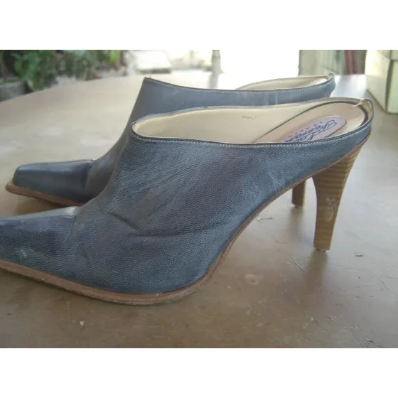  Zapatos Punta Laura Ferrari Italia Talla 40  Usado 