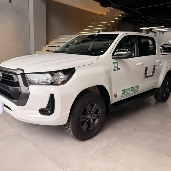 Toyota Hilux 2027 2.4l