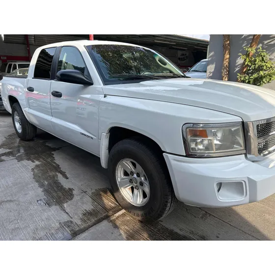 Dodge Dakota Slt Quad Cab 4x2 At