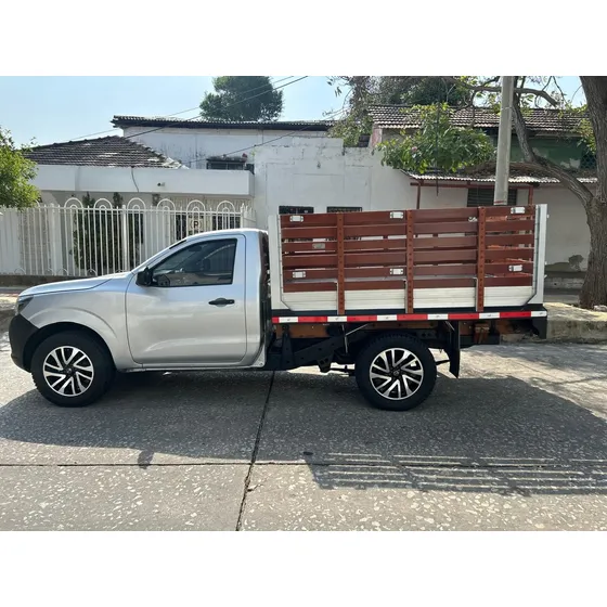 Nissan Frontier Estaca