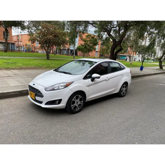 Ford Fiesta 1.6 Sportback Se Mecánica