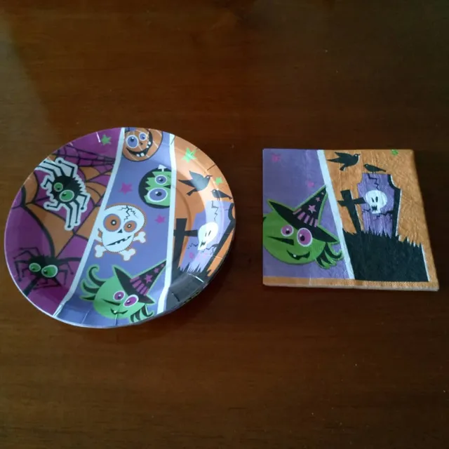 Combo De Platos Y Servilletas Motivo De Halloween