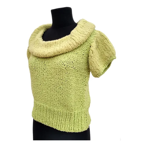 Sweater Tejido A Mano Dos Agujas Manga Corta Cuello Volcado