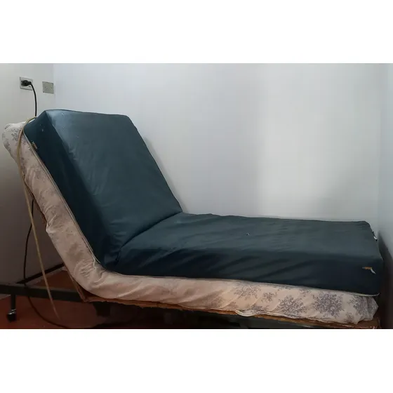 Cama Clínica, Usada, 3 Posiciones, 2 M X 90 Cm.
