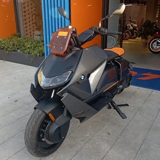Bmw Ce 04