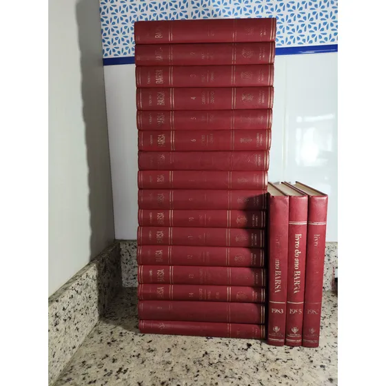 Livros Enciclopédia Barsa 16 Volumes Completa E Mais Três Livro Do Ano Barsa82 83 E 85 Em Bom Estado De Conservação