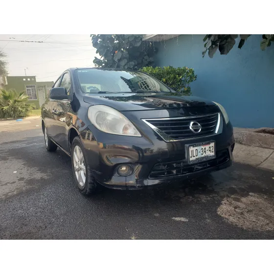 Nissan Versa 1.6 Advance 5vel Mt
