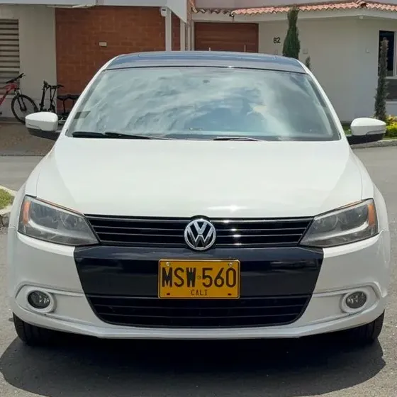 Volkswagen Jetta Ii 2012 Trendline 2.5 At