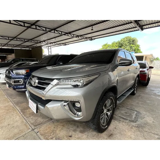 Toyota Fortuner Vxr