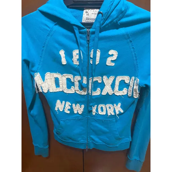 Suéter Moose Niña Azul Celeste T= M. Usado