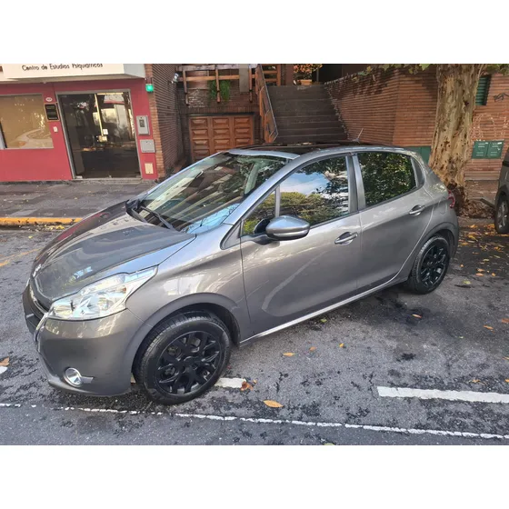 Peugeot 208 1.6 Allure Nav Tiptronic